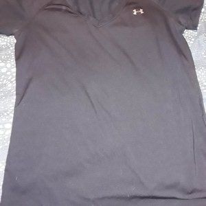 XS Women's Black UnderArmour shirt